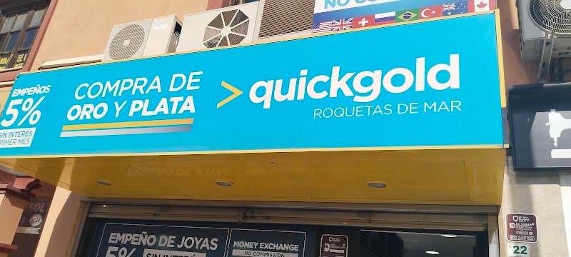 Zona de tasación de oro en Quickgold Roquetas de Mar Interior de Quickgold Roquetas de Mar, con mostrador de tasación de oro