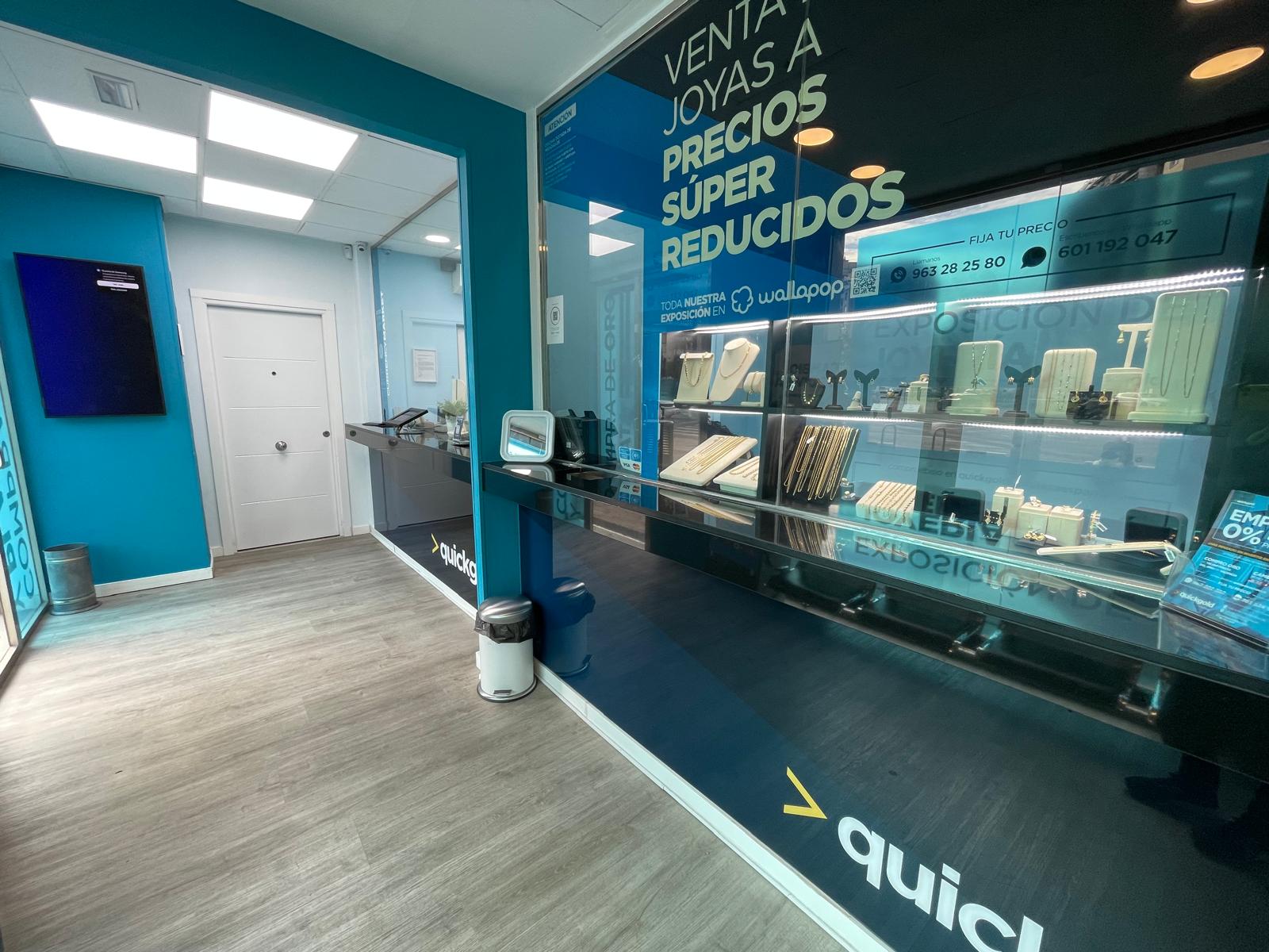 Profesional de Quickgold en una de nuestras tiendas