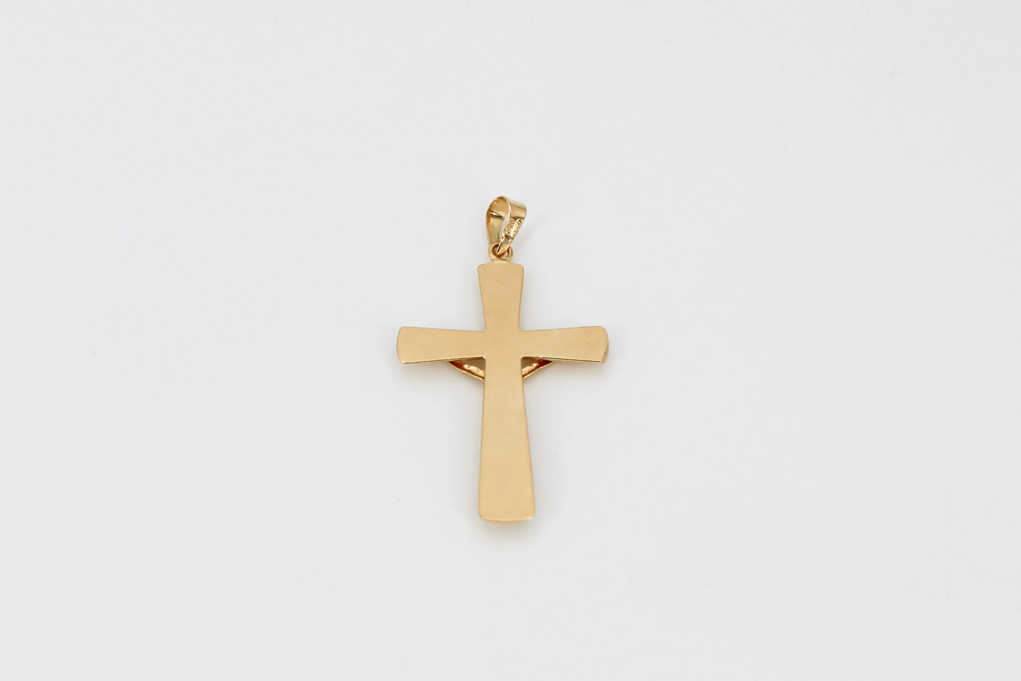 Cruz de oro de 18k clásica lisa y con Cristo — vista alternativa