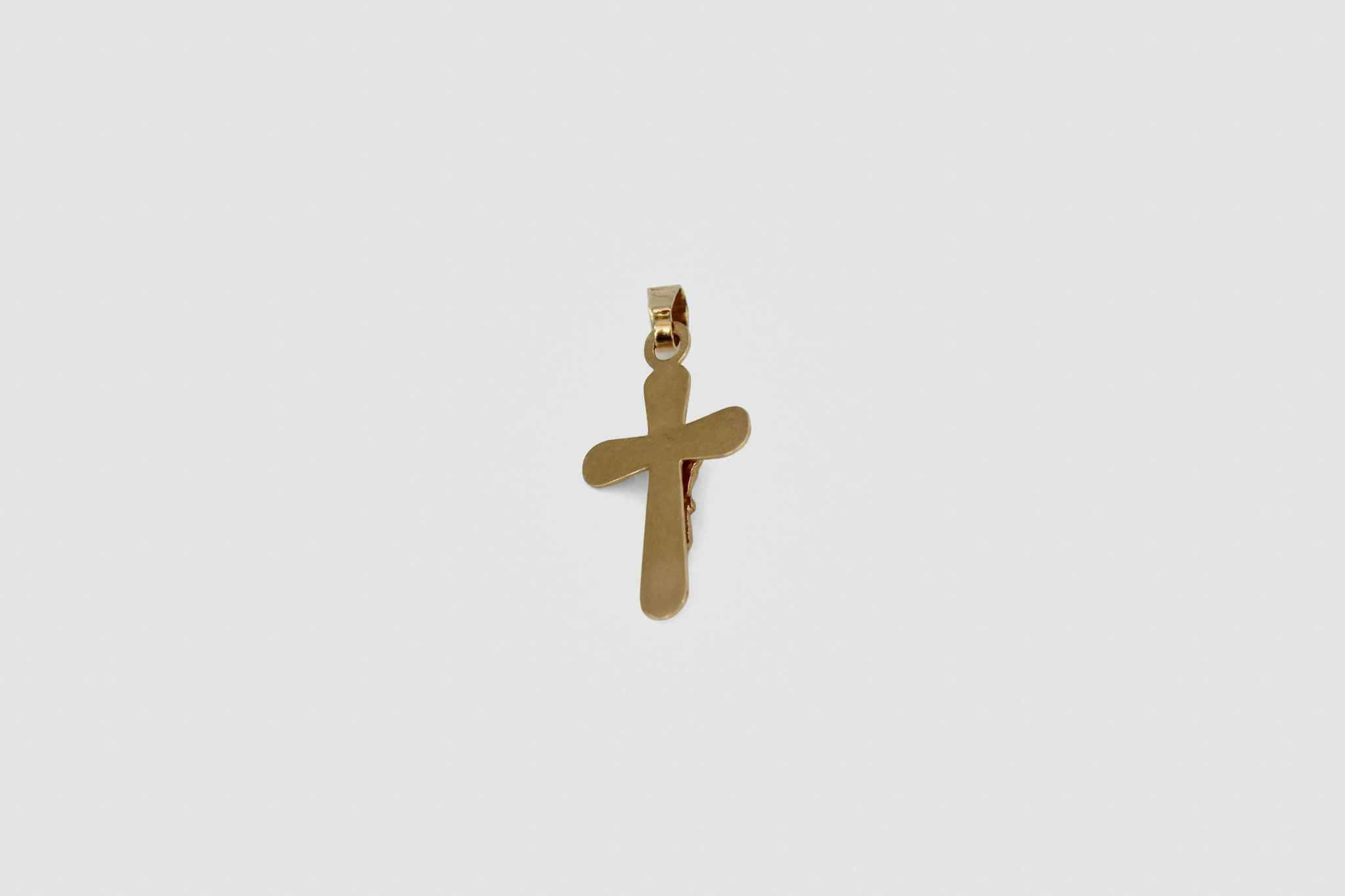 Cruz de oro de 18k con Cristo crucificado — vista alternativa