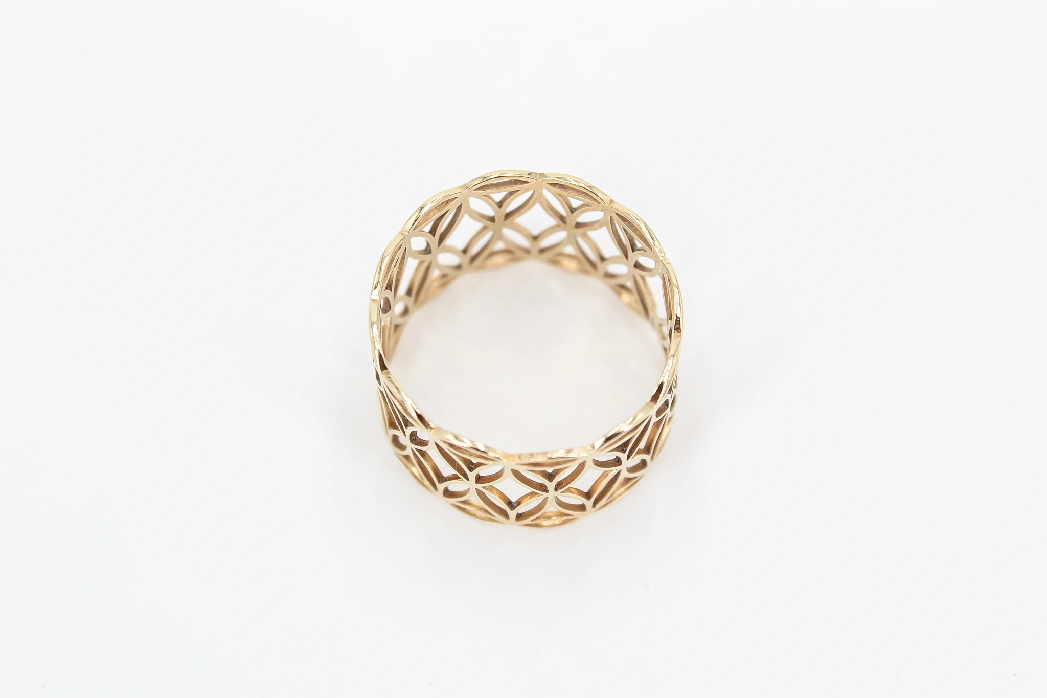 Anillo calado de oro 18K — vista alternativa
