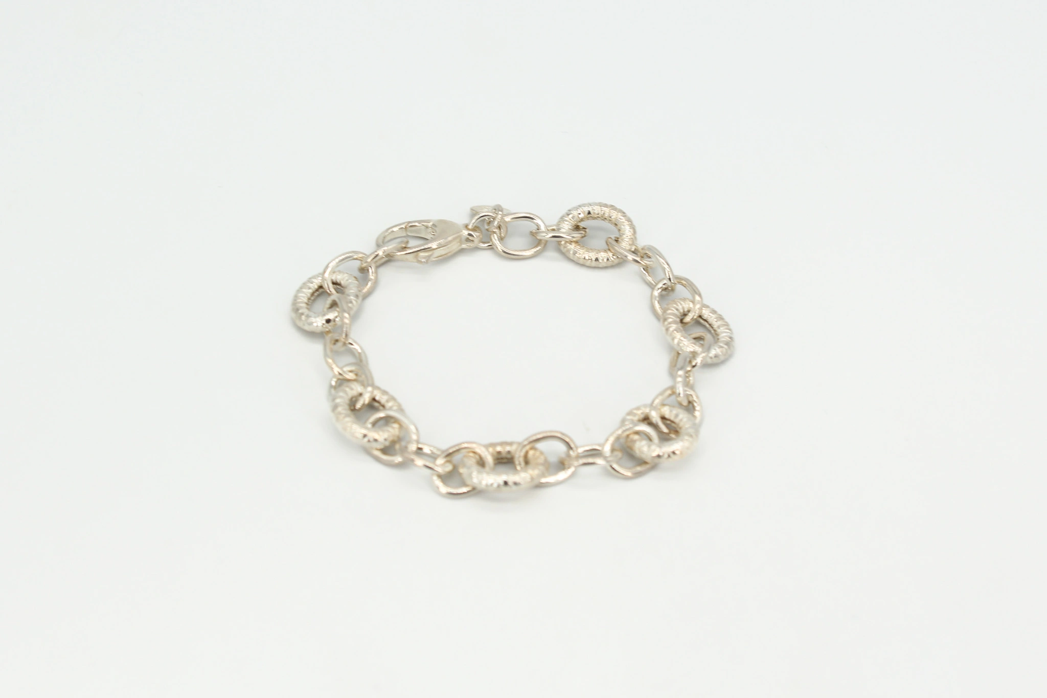 Pulsera de plata 925 forzada con eslabones alternados