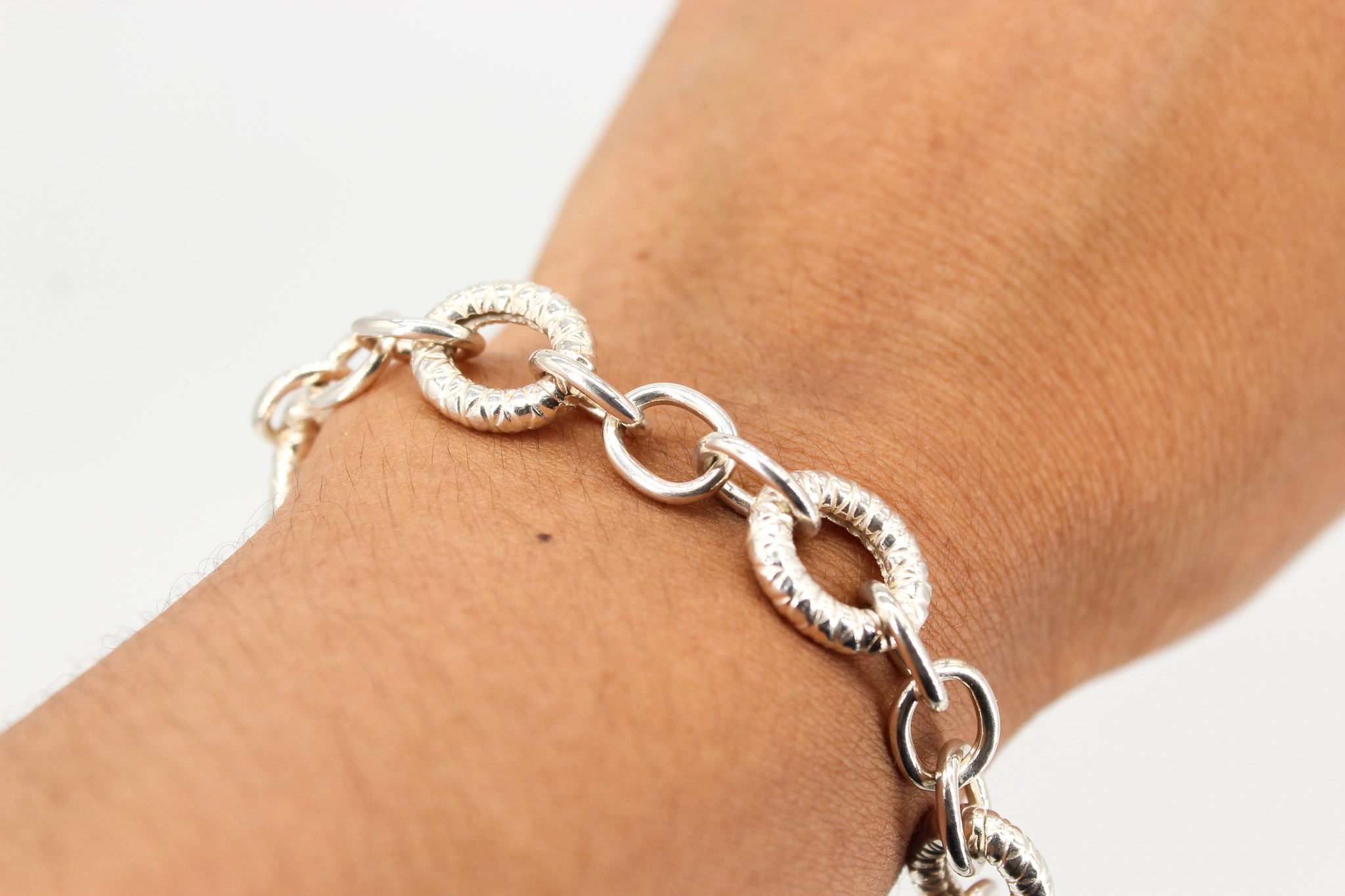 Pulsera de plata 925 forzada con eslabones alternados — foto 3