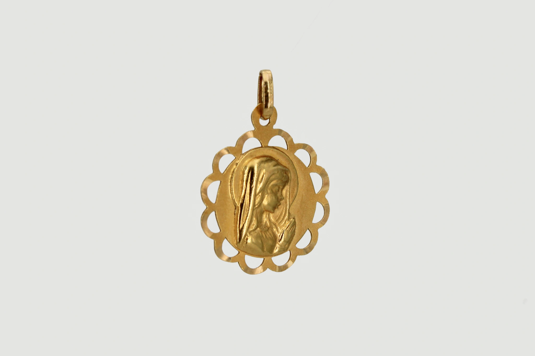 Medalla de oro de 18k con imagen de la Virgen María — foto 3