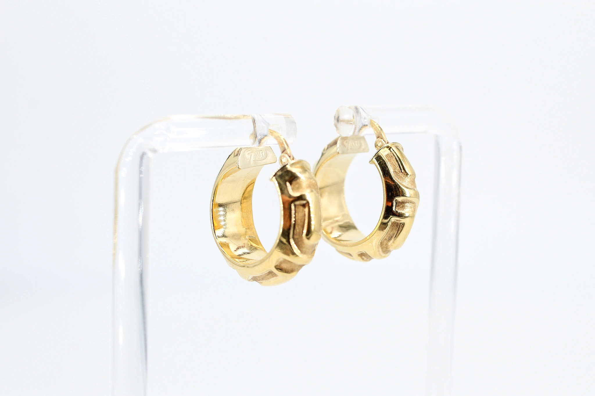 Aro de oro de 18k texturizado — foto 3