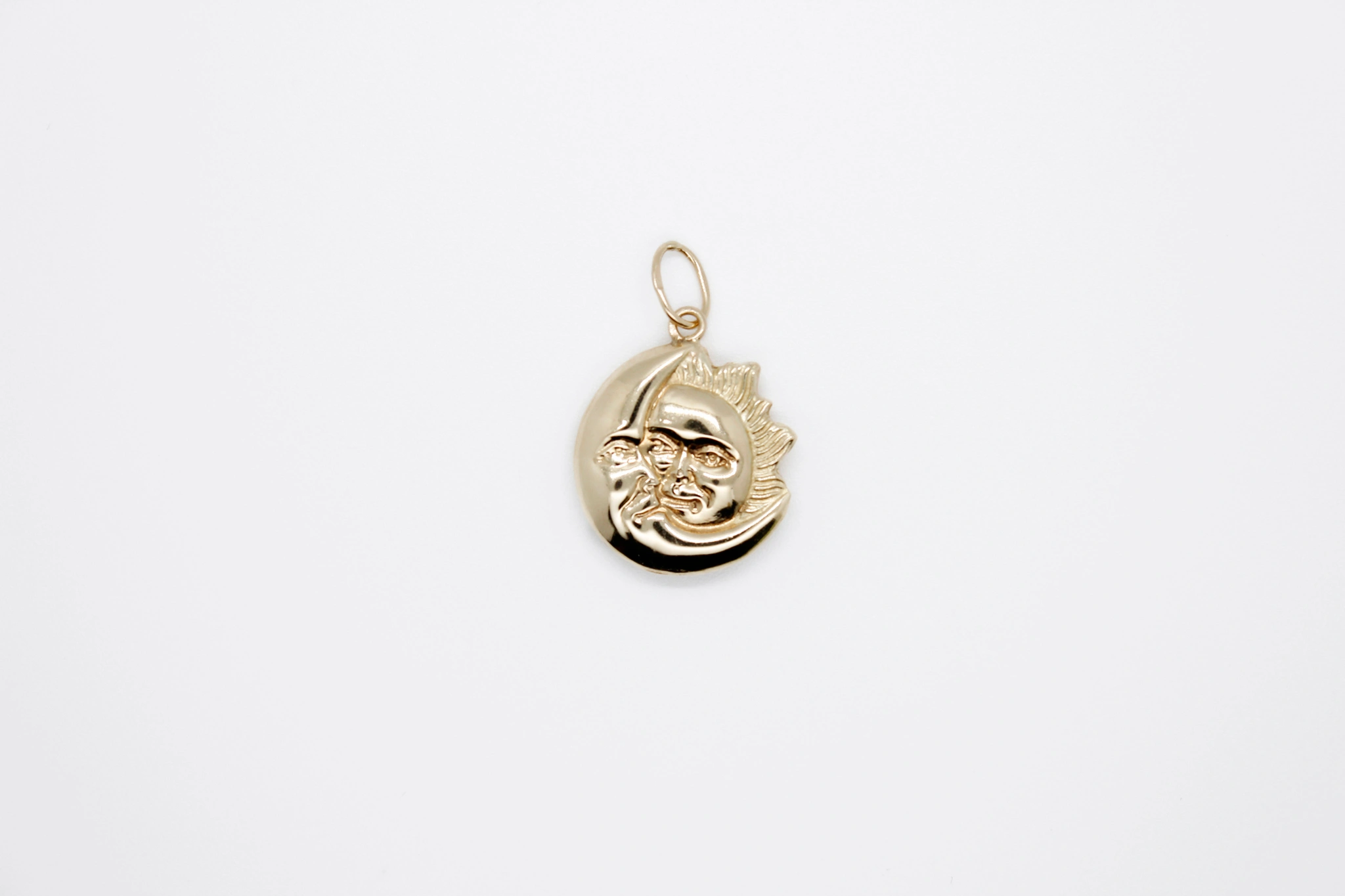 Colgante sol y luna de oro 18K