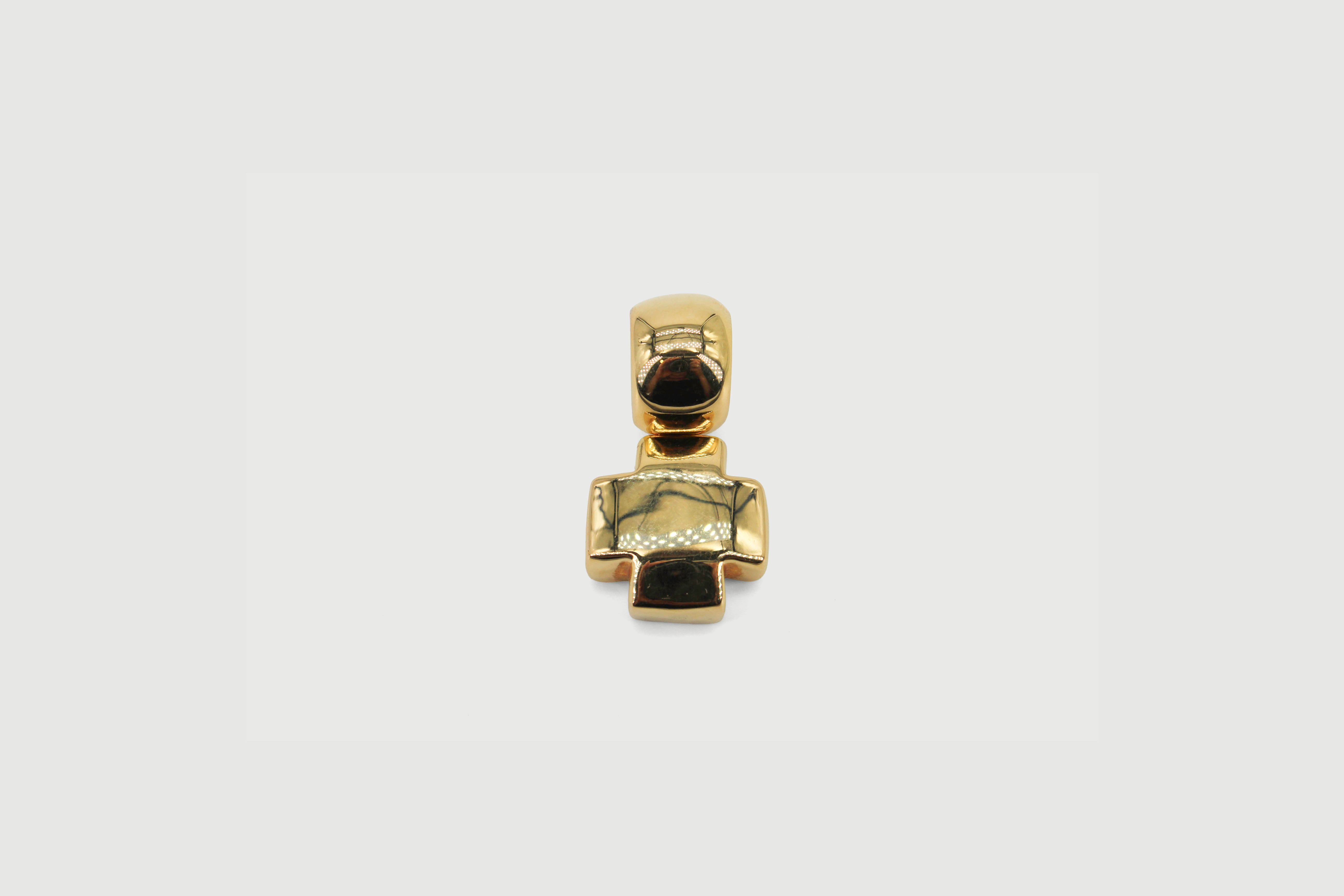 Cruz de oro de 18k