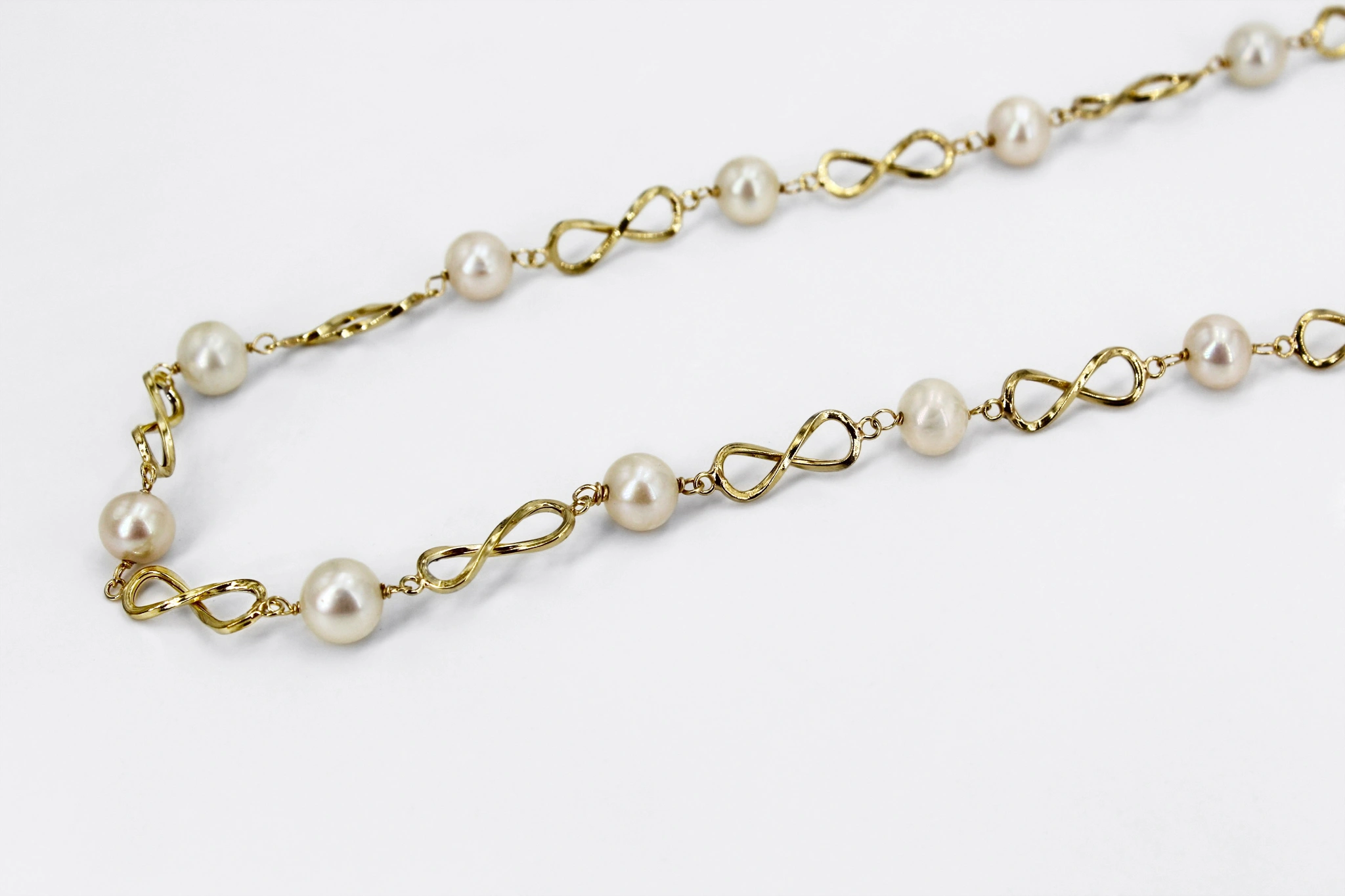 Collar de oro 18K eslabones infinito con perlas — vista alternativa