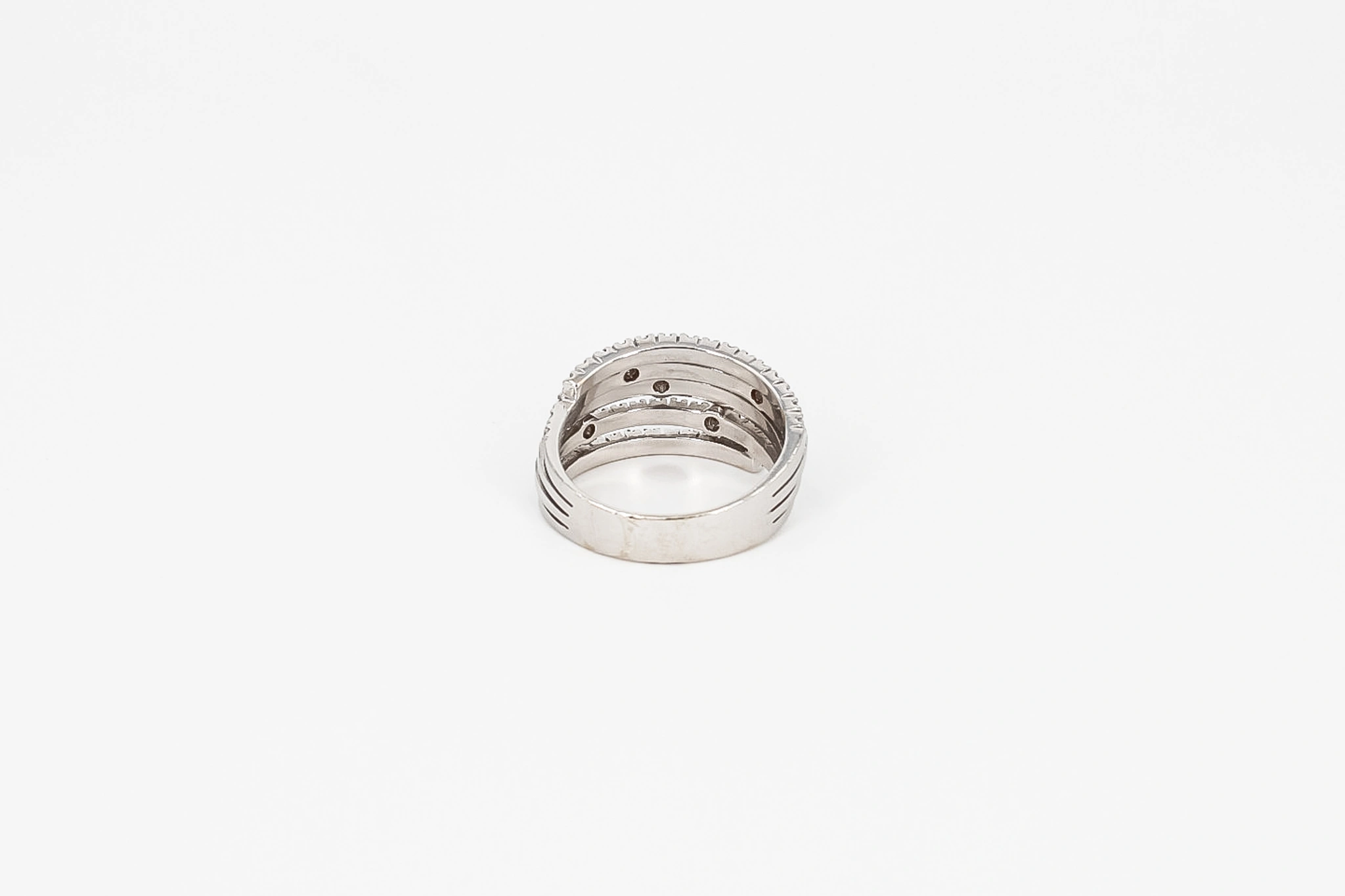 Anillo de oro blanco 18K con diamantes — vista alternativa