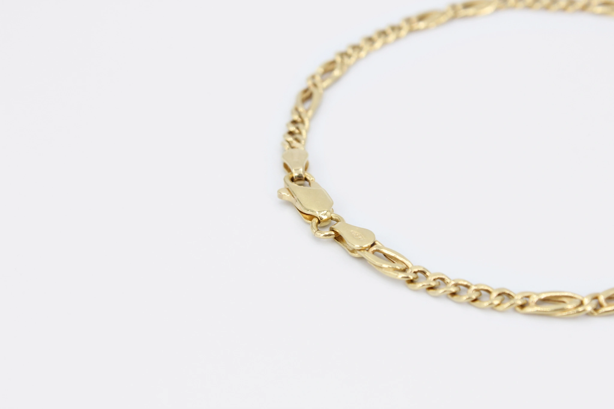 Pulsera Figaro de oro 18K — vista alternativa